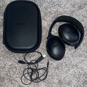 Bose Black Noise-Cancelling Headphones with Accessories